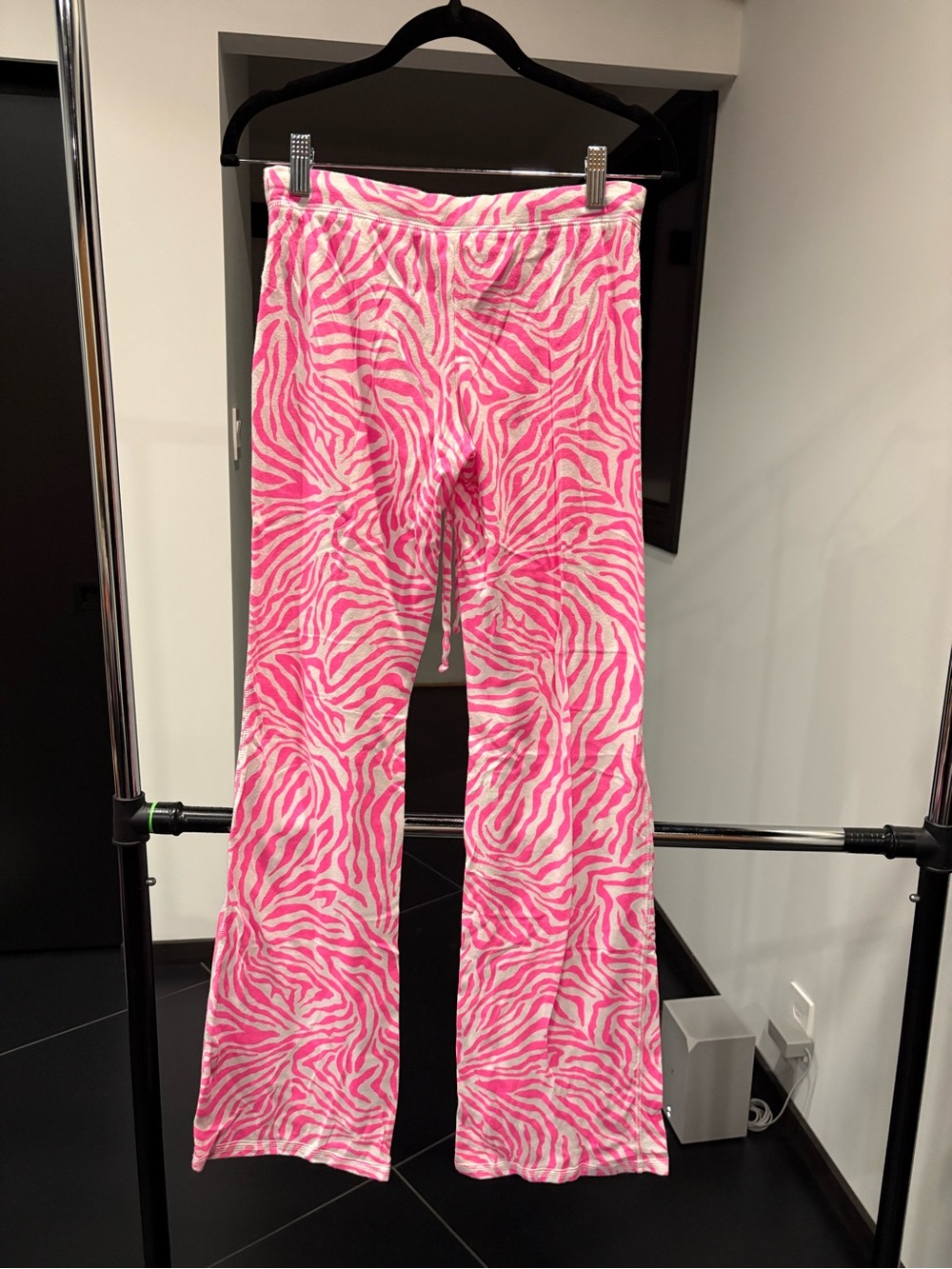 PINK Victoria's Secret Hot Pink and White Zebra Lounge Pants - Picture 4 of 4
